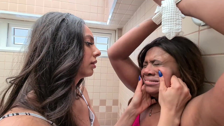 FetishKing: Extreme Face Destroy - Domina Anita and Slave Veronica