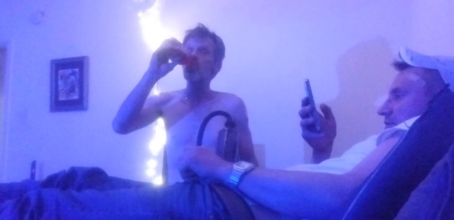 RoyToyBoi: Clip de distracție cu pomparea penisului cu cel mai bun...