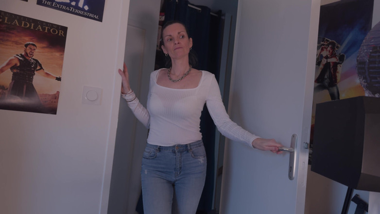 Wendy Burde: I Suck My Stepson Who Is Playing on the Computer...