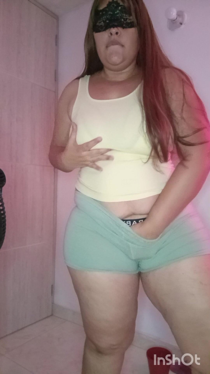 Jaky2023: Mes seins sont à toi pour sucer papi !