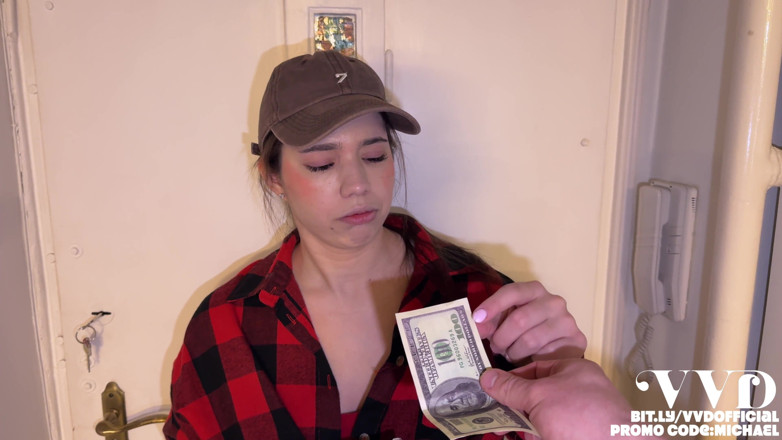 MichaelFrostPro: Delivery Girl Agreed to Test My Dick with Her Cunt