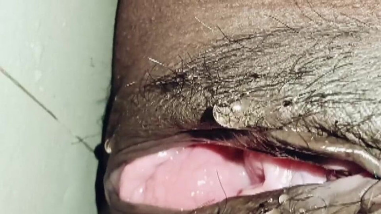 Xhtad studio: Une MILF desi tamoule divorce pisse