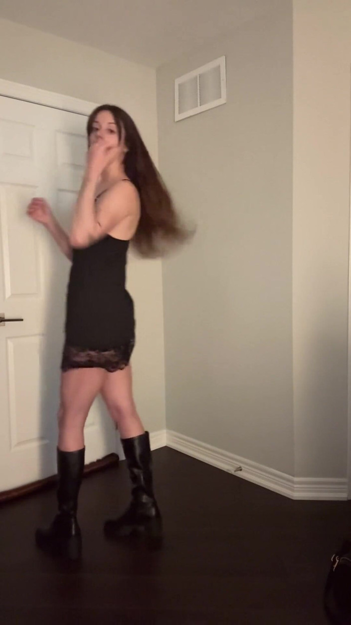 Nadia Foxx: Ehefrau gibt cuck-ehemann eine wichsanleitung, bevor er geht, um andere...