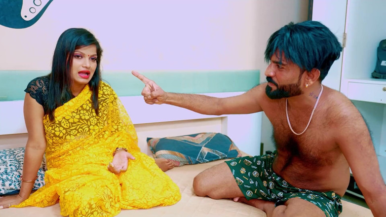 Mr Entertainer: Indiana gostosa masturba sua buceta no quarto