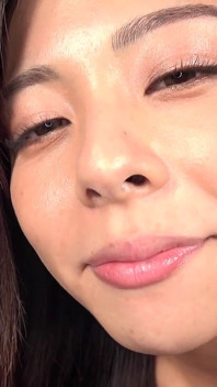 Azusa Misaki - Fétichisme du nez japonais - Se lécher le nez en point de vue