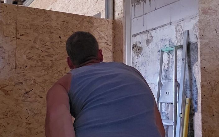 Chris_snoopy_91: A Hot Day on the Construction Site Part 2/9 Fingering, Dildo...
