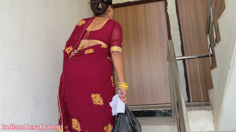 IndianAlexaQueen: देसी गांव की सौतेली बहन बाजार से घर आई और आपने देखा कि वह अपने देवर को हस्तमैथुन करने में उसकी मदद कर रही है indianalexaqueen