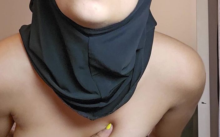 MiaNIqab: Blowing My Dildo While I Say Naughty Things Mia Niqab