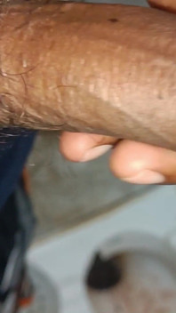 Băiatul indian Desi folosește mâinile în fața lui Bhabhi Ji