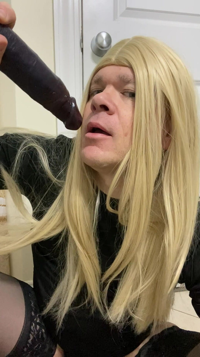 MadisonCD2025: Travesti babasıyla iyi bir sürtük gibi konuşurken büyük zenci yarağı...