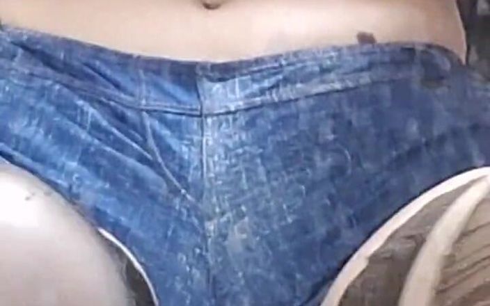 ElzaKom: Tôi cảm thấy như đẩy ranh giới.
