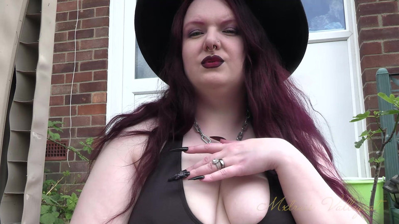 Mxtress Valleycat: Goth Ghoul Summer Smoke