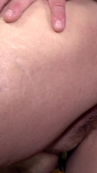 Första anal för stor mage 72 år gammal mormor