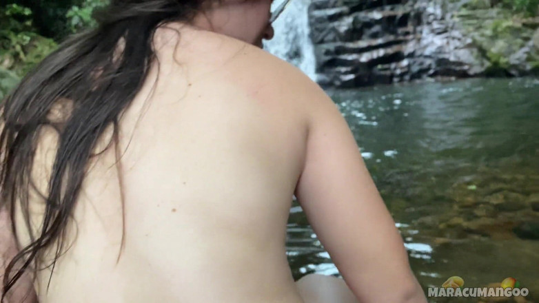 Maracumangoo: साहसी के साथ जादुई और दूर की जगह में डेट बाहर सेक्स में समाप्त होती है।