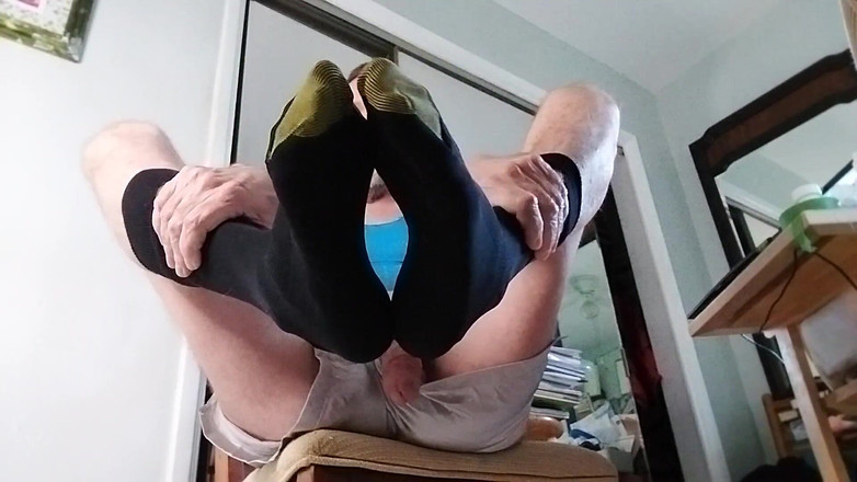 Hairyartist: コーチ・ウィルがゴールドトーに足を叩く