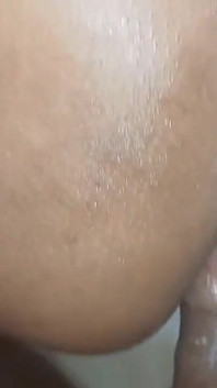 bari gand vaali sauteli mammi desi yuva larke ka land leti hai - bhaag 2