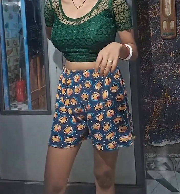 Neha Gupta: Enge muschi desi Bhabhi in Sari hart gefickt von Devar...