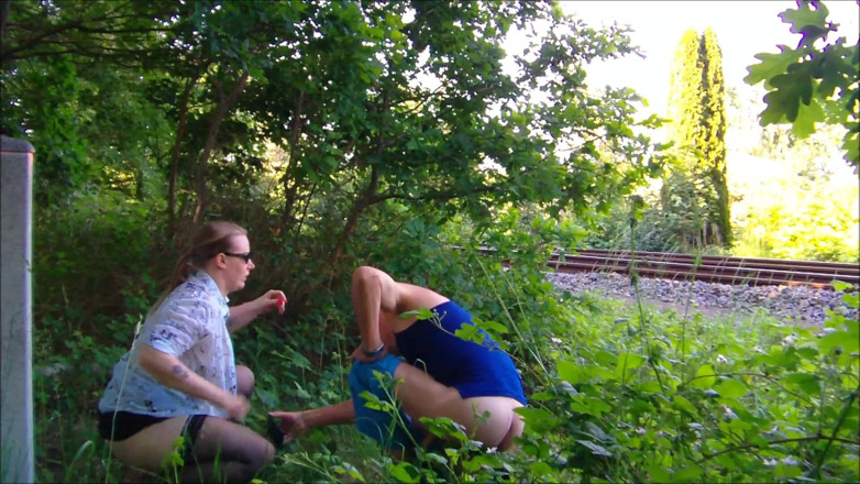 UserBitch1: Putain sur les rails du train