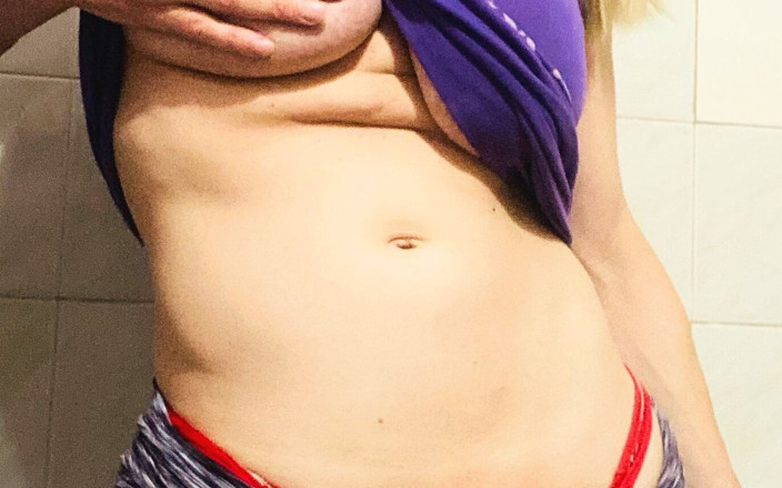 Devil_trans_sami: Masturbazione ricca nel bagno