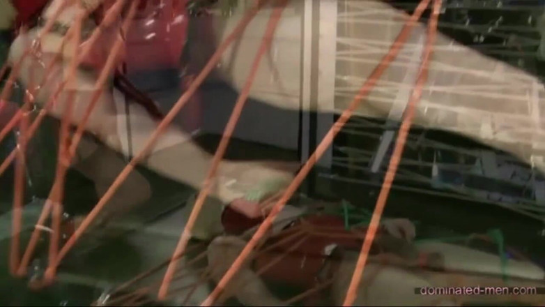 Amator Media: Ścisła bondage siadanie na twarzy i wredna ręczna robota część 1