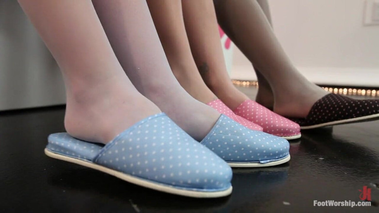 Foot Worship by Kink: Kirsten e a Footsie Kats