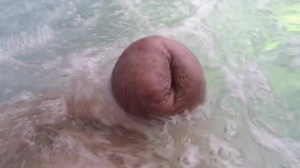 Monster_Meat_: Klaarkomen in de jacuzzi