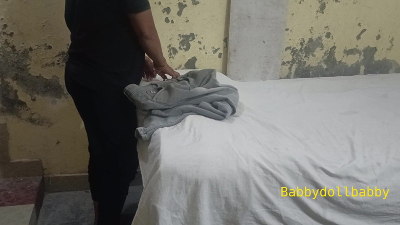 MHM: Stiefzus betrapt op het controleren van mijn zakken in de...