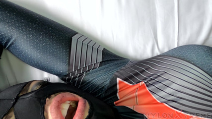 Nylon Xtreme: Pov nora fox dengan stoking jaring-jaring dan stoking cokelat