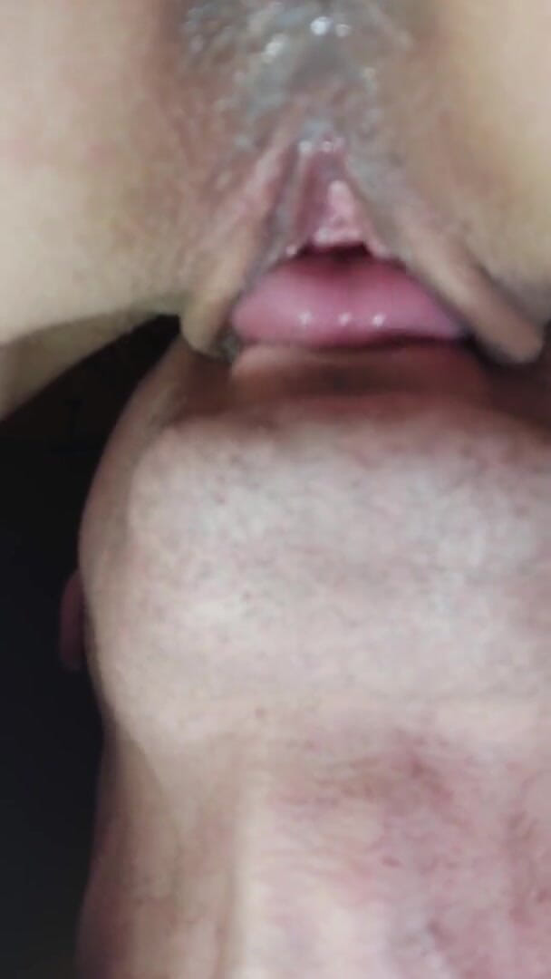 Wet Pussy Fuck: Teen's wet pussy is licked dripping pussy close up