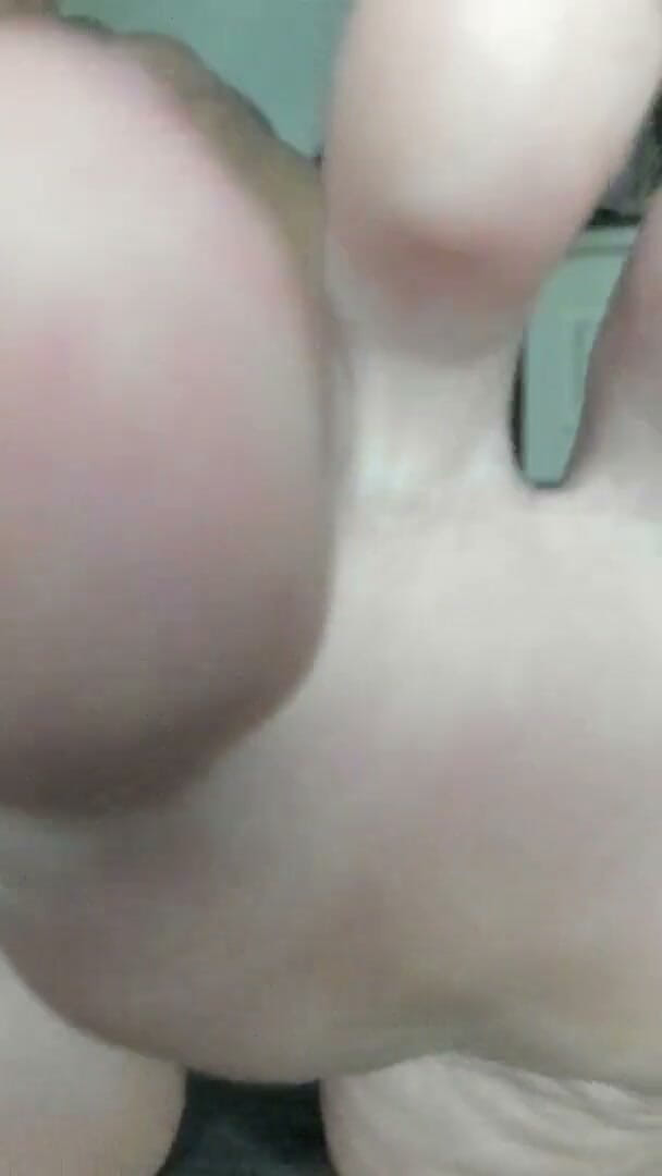 Feet lady: Touch Your Face