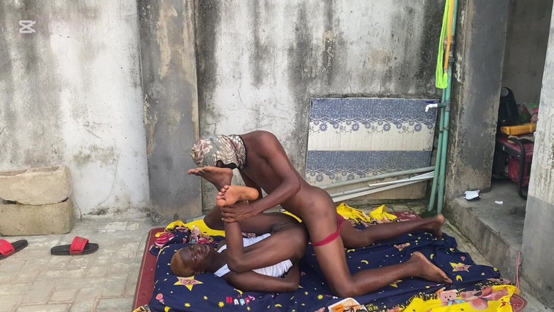 Thelittle_brown: Mon frère me donne ce que je veux
