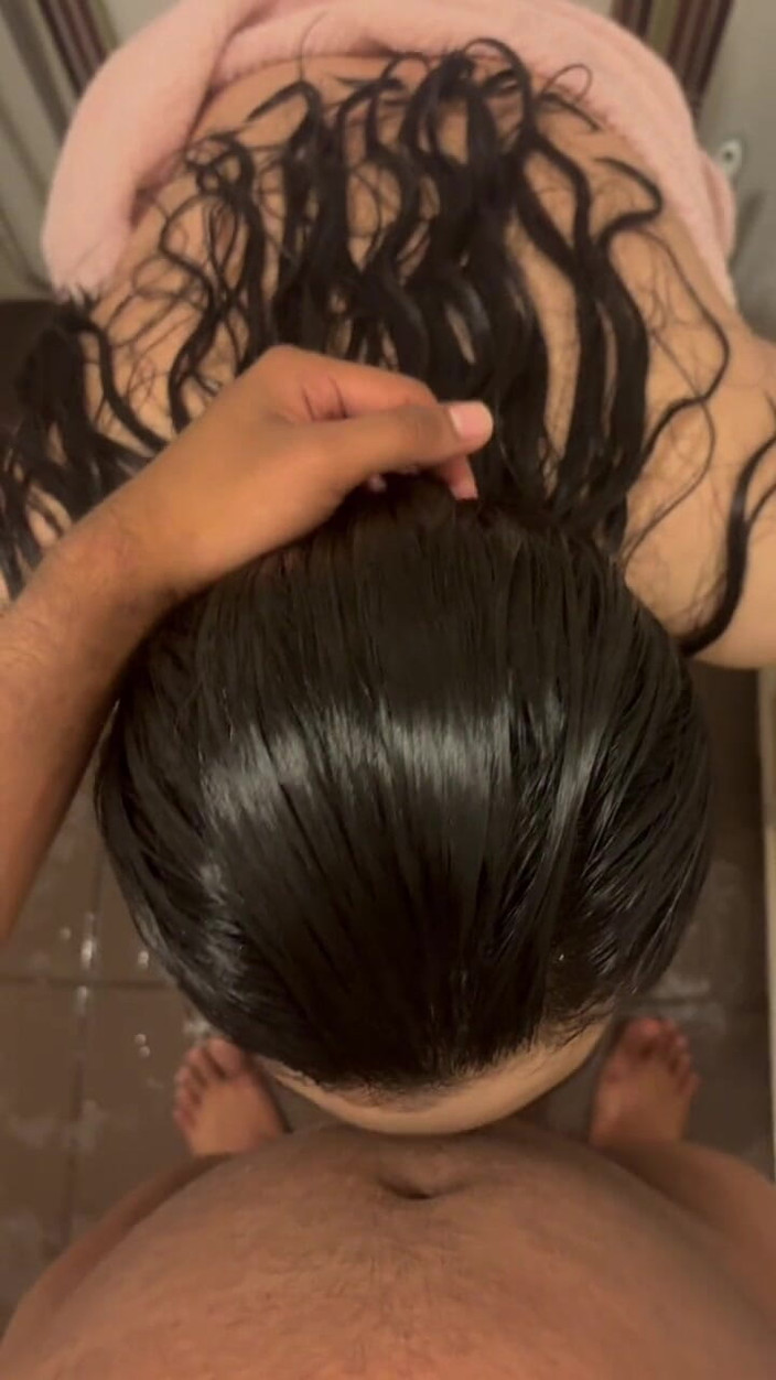 Mommy Puchong: Novio cachondo y nos pide que le chupemos la polla