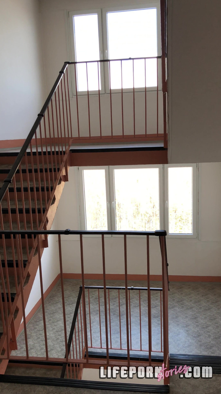 Life Porn Stories: Životní porno příběhy 6 - část 3 prsatý make-up