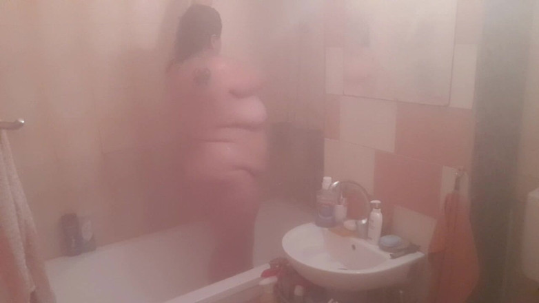 LoraBbw: Voyour are parte de surpriză / fiul vitreg mă urmărește