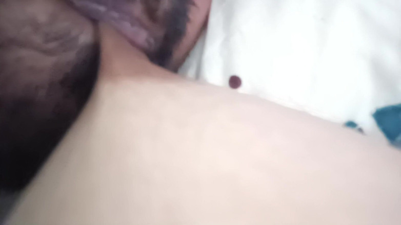 Catchybusty: Si semok dengan aduhai ini bikin kamu sange banget!