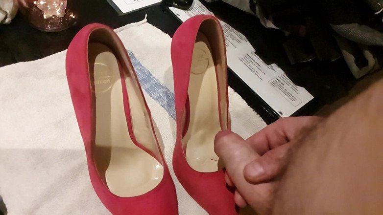 Milosbroz: Unos zapatos de zapatos preciosos y sexys de la amiga...