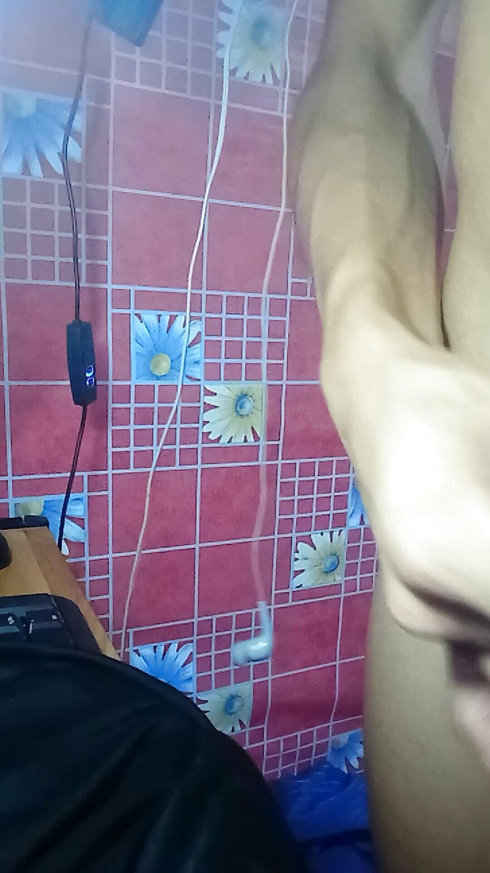 Reynaldo6: 我自己看色情视频很难