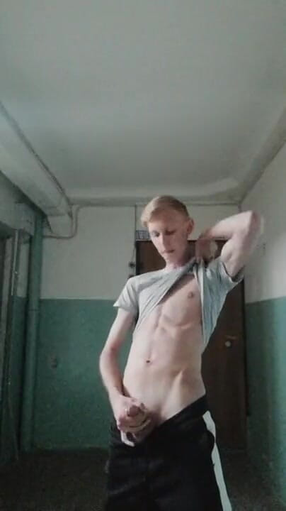 Dick Boys Studio: Beslutade att rycka av vid entrén