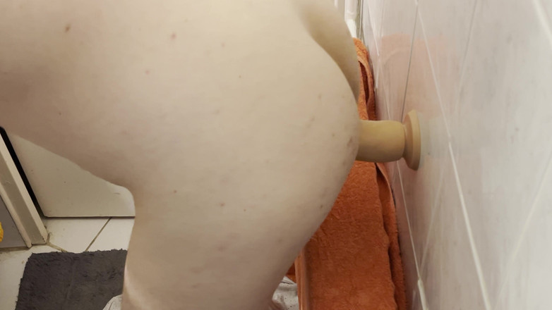 Aimeronds: मैं चुपके से अपने डिल्डो का आनंद लेता हूं