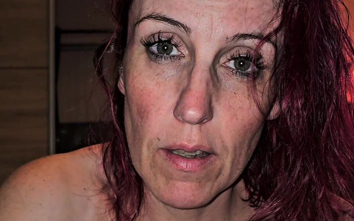 UK Hotrod: Vuile praat over anaal en trio met vreemden