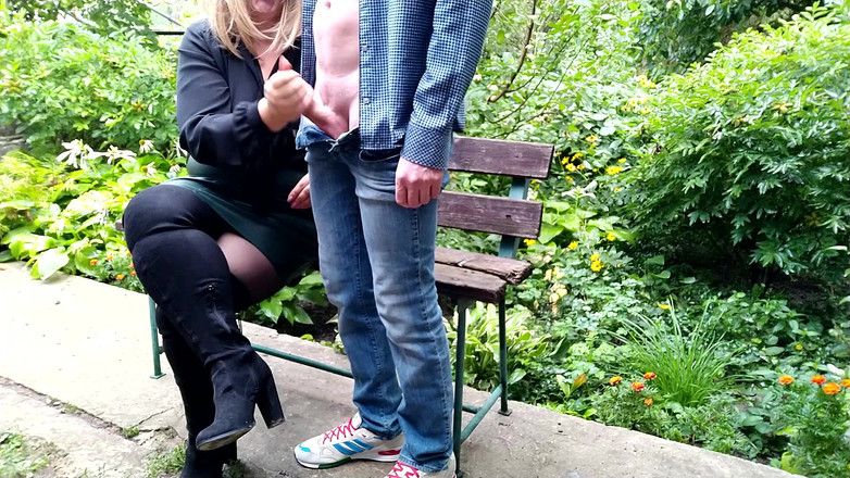 OurFetishLife: 你的继母非常渴望让你喜欢她