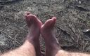 Manly foot: Beri aku rumah di antara pohon permen karet dengan banyak...