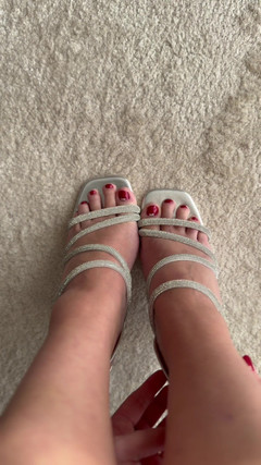 Velvet Witch 87: पैर पारखी के लिए फिटिंग