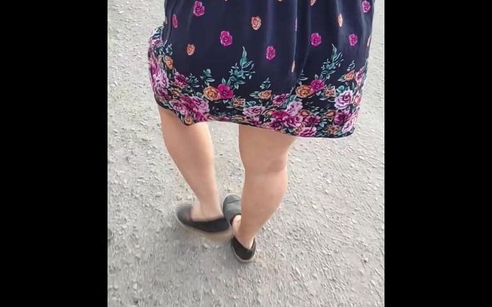 LicenciadaAnn: Aku ketemu sama wanita dewasa dengan rok mini di jalanan