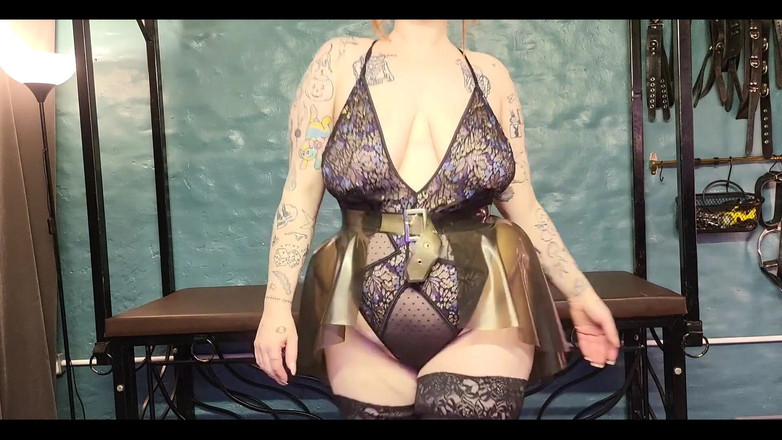 Bunny Royle: Zobacz, jak drażnię cię w tym ładnym koronkowym body i zmysłowej...