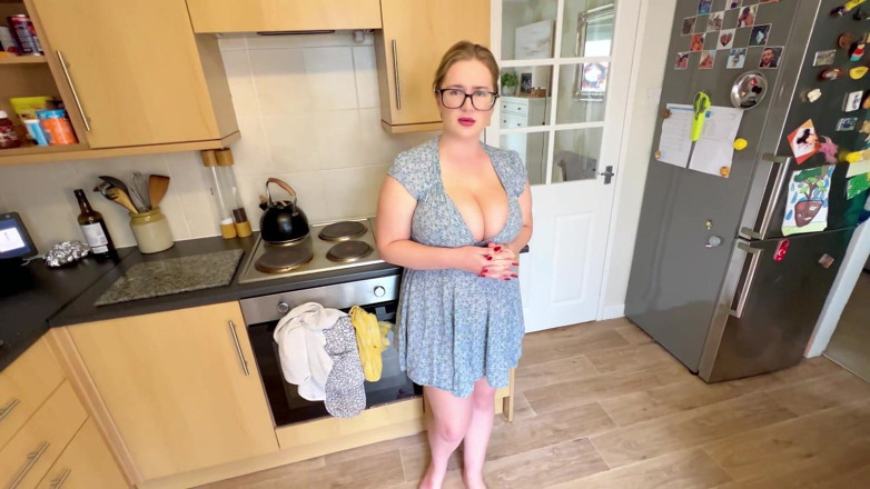 JessieHH: Stepmommy Fucks Neighbor After His Party