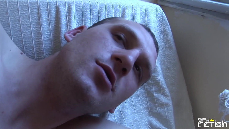 Gay Diaries: 맨백 스타일로 엉덩이를 따먹는 여자로 옷을 입은 남자
