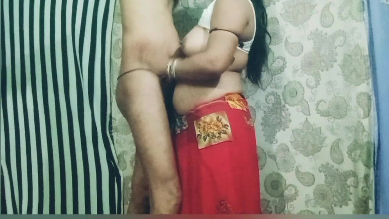 BendableFog5: 火辣小嫂的大奶喝并被干