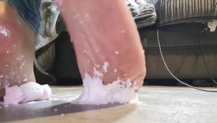 Simp to my ebony feet: Marshmallow feet