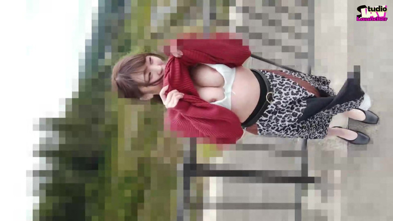 Studio JAV Launcher: Wanita pejabat yang ceria Grins MembawaNya Ke Pangkalan Dan Menyelamatkan...